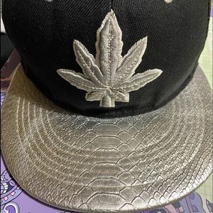 New League Brand embroidered leave snap back